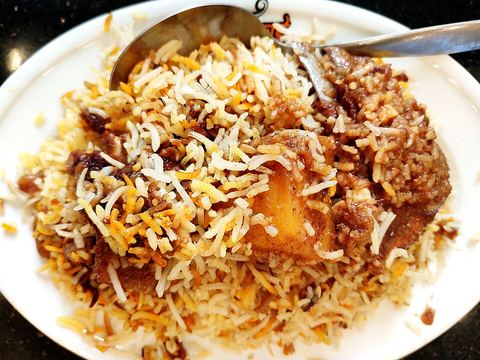 পুরান ঢাকার কাচ্চি বিরিয়ানি