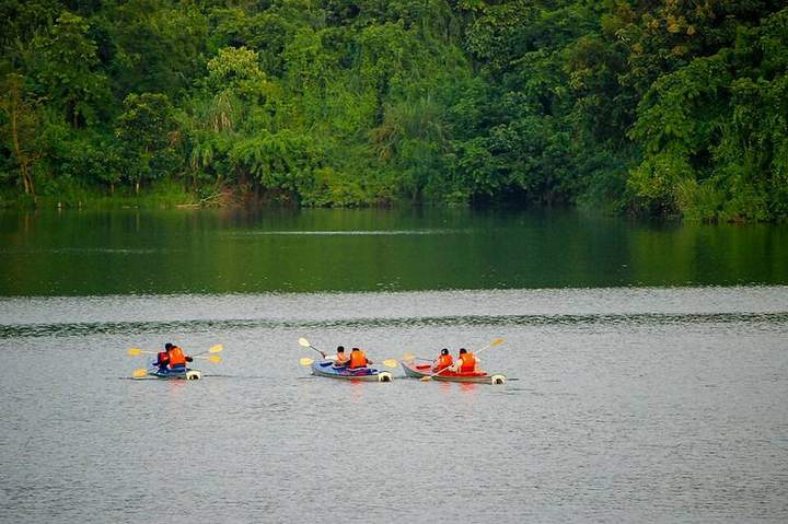 মহামায়া লেকে কায়াকিং
