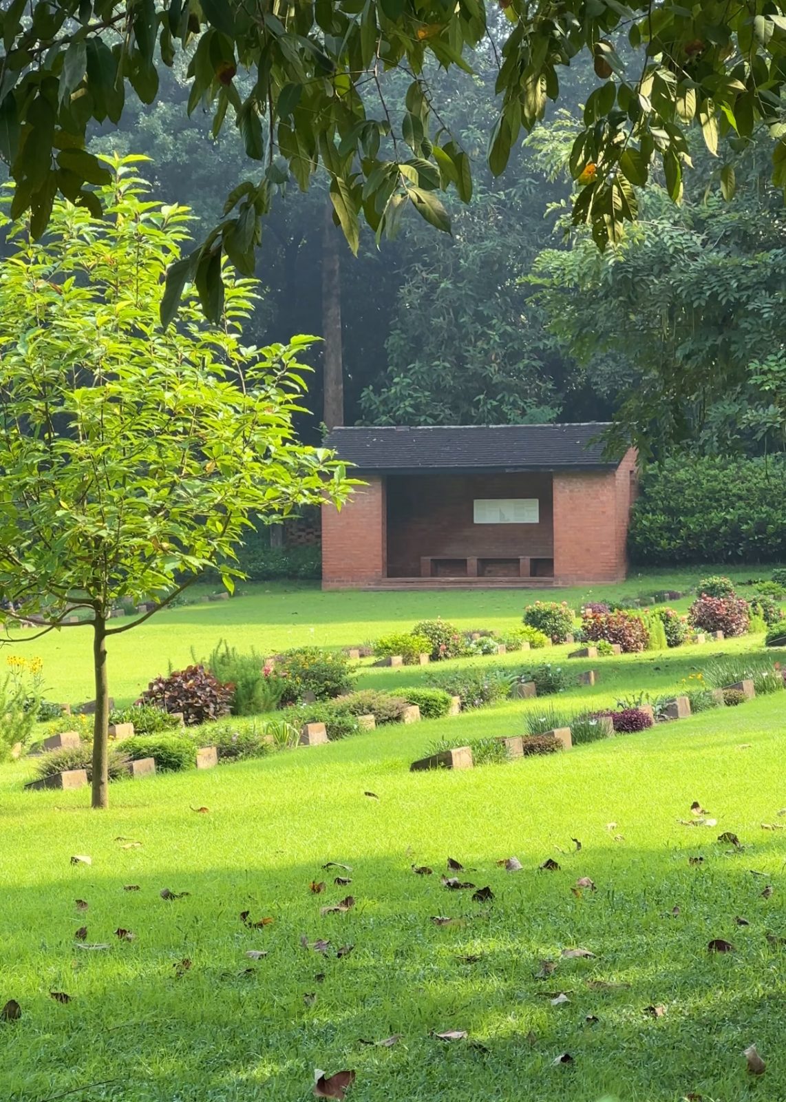 Chattogram War Cemetery: photo by S H Udoy