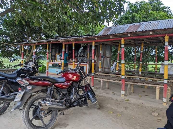 বট তলা - নদীর পাড়, জুগিয়া: ছবি ৪