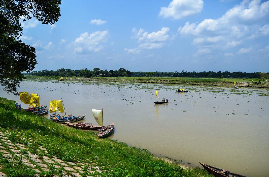 ব্রহ্মপুত্র নদের তীর ও শিল্পাচার্য জয়নুল আবেদিন উদ্যান: ছবি ২