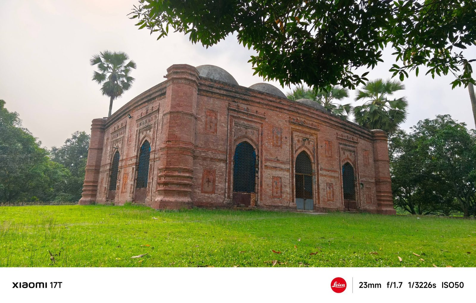 ধনিয়াচক মসজিদ, শাহাবাজপুর ইউনিয়ন, শিবগঞ্জ উপজেলা, চাঁপাইনবাবগঞ্জ