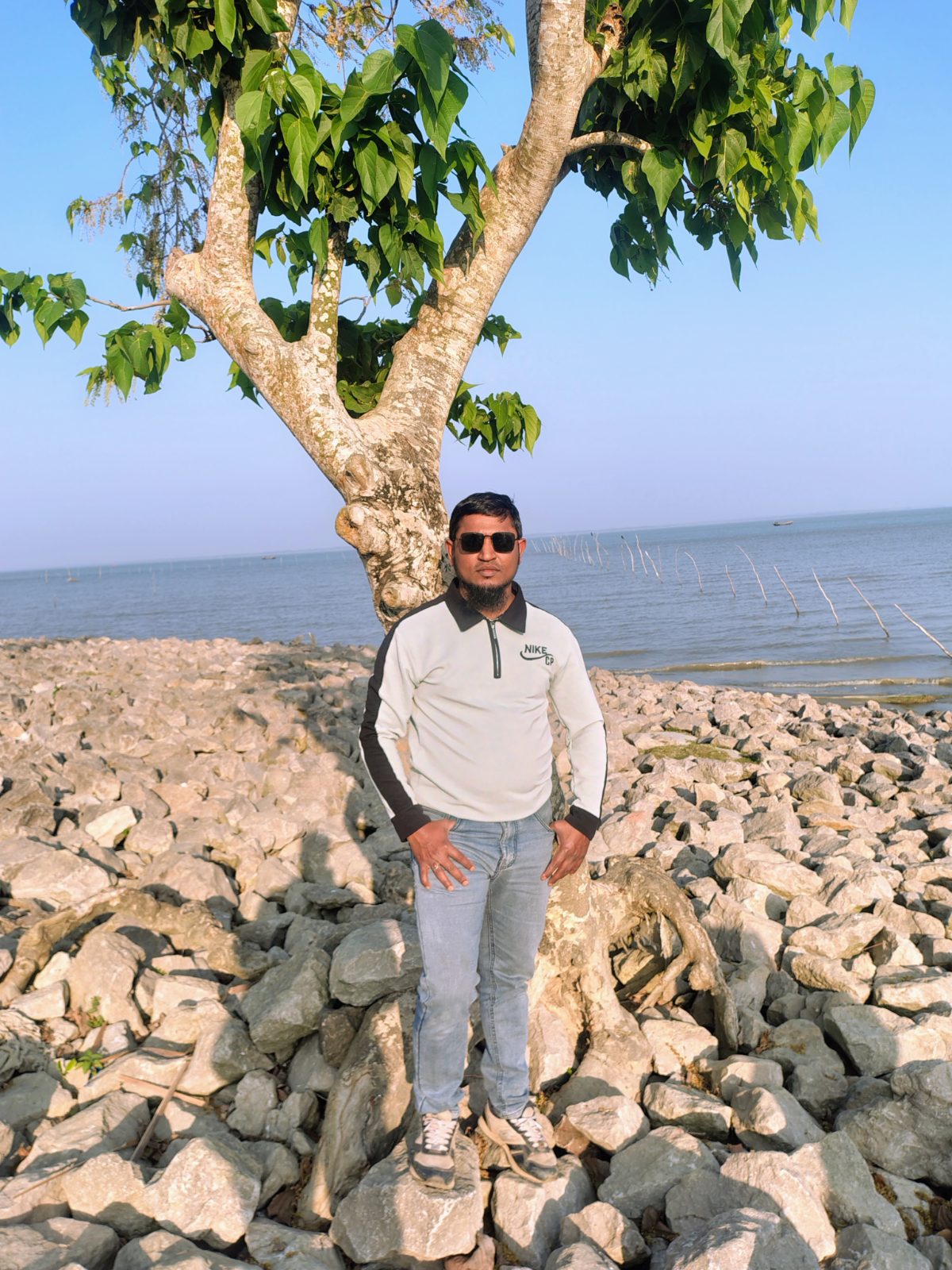 ধুলাসার সি-বিচ: ছবি ২