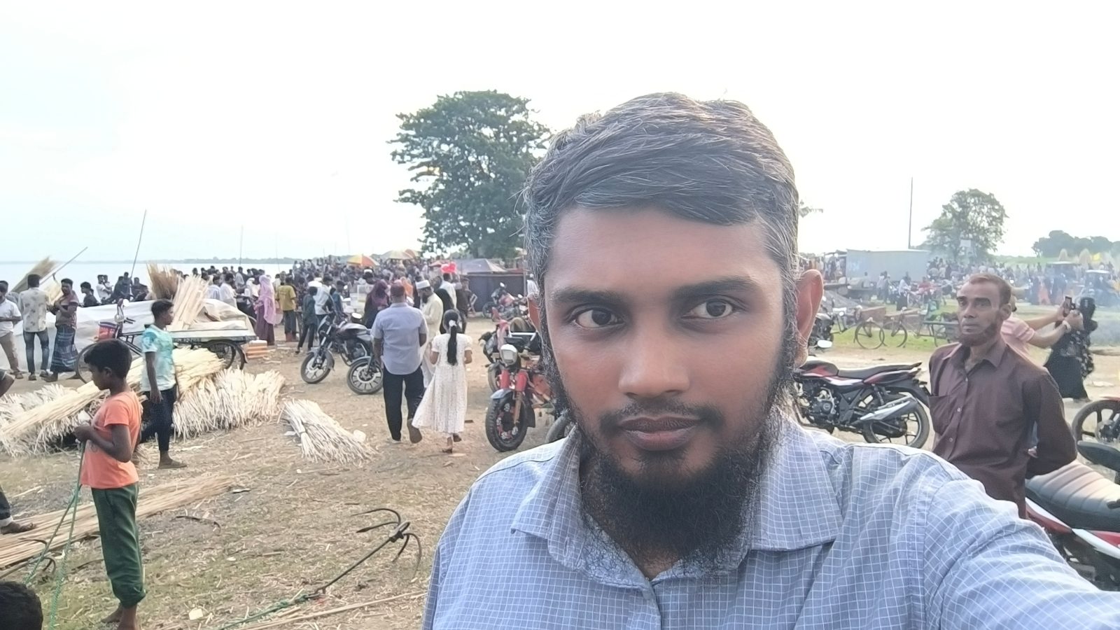 সেনাক্যাম্প পদ্মা পাড়, কালুখালী: ছবি ৮