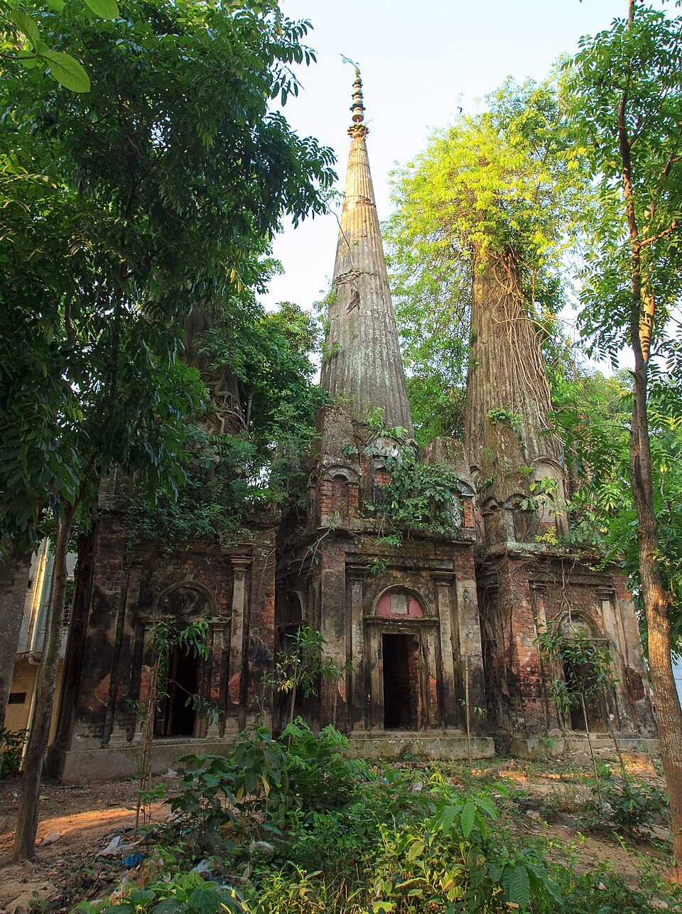 ছাগলনাইয়া সাত মন্দির: ছবি ২