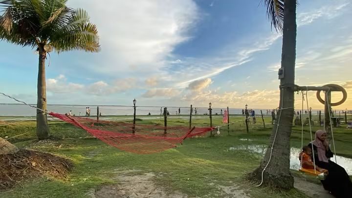 গুচ্ছগ্রাম: ছবি ৯