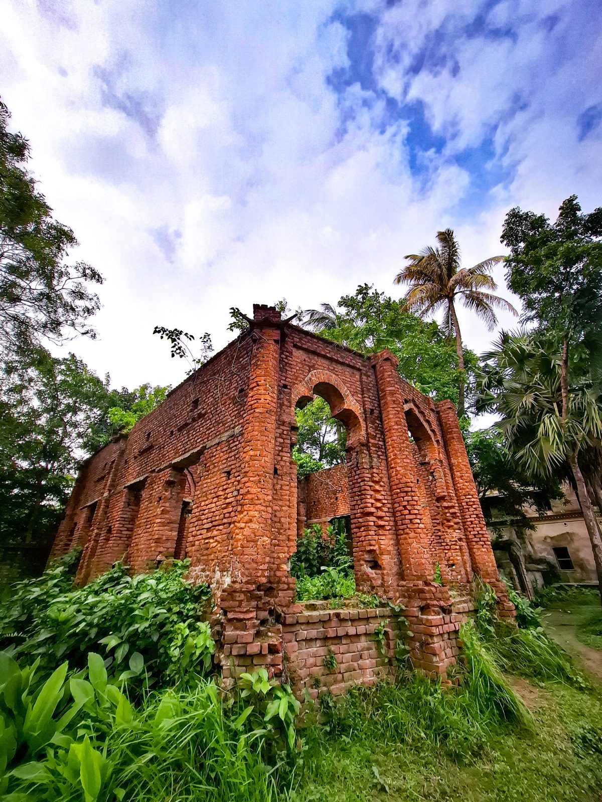 শতবর্ষী লক্ষণ সাহার জমিদার বাড়ি: ছবি ২
