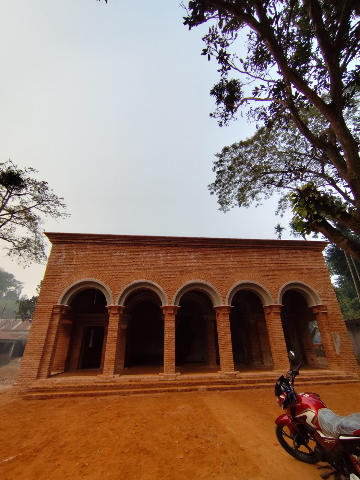 অস্কার জয়ী সত্যজিৎ রায়ের পৈতৃক ভিটা: ছবি ৩