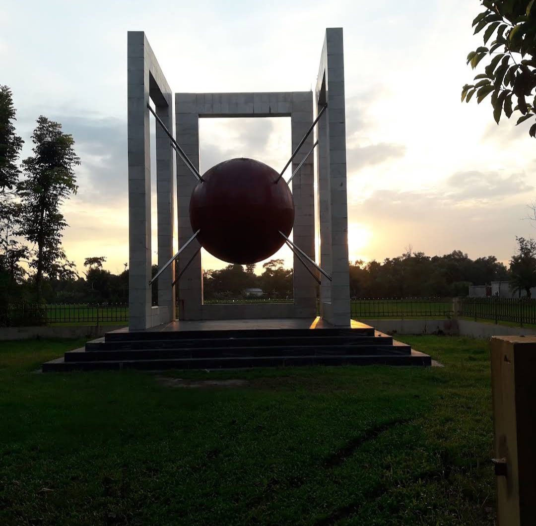 বটতলী শহীদ স্মৃতিস্তম্ভ: ছবি ৩