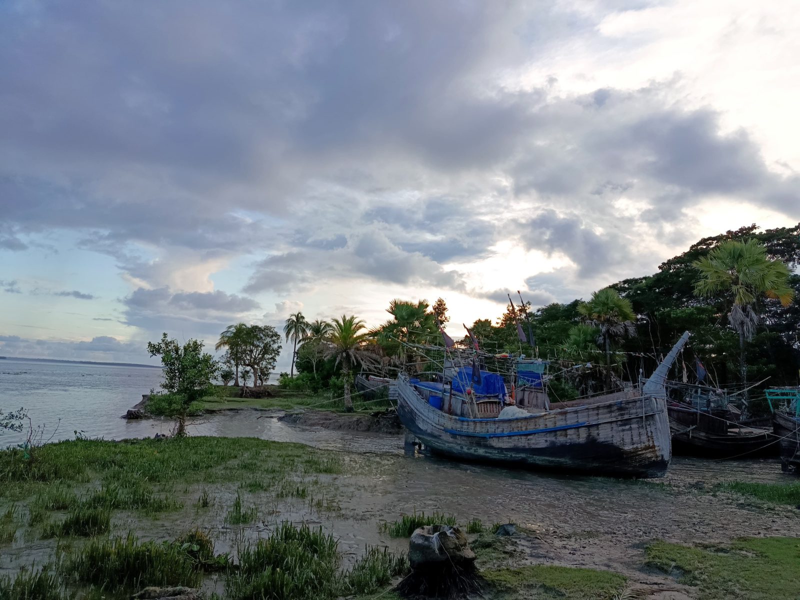 পান পট্টি লঞ্চঘাট, গলাচিপা, পটুয়াখালী