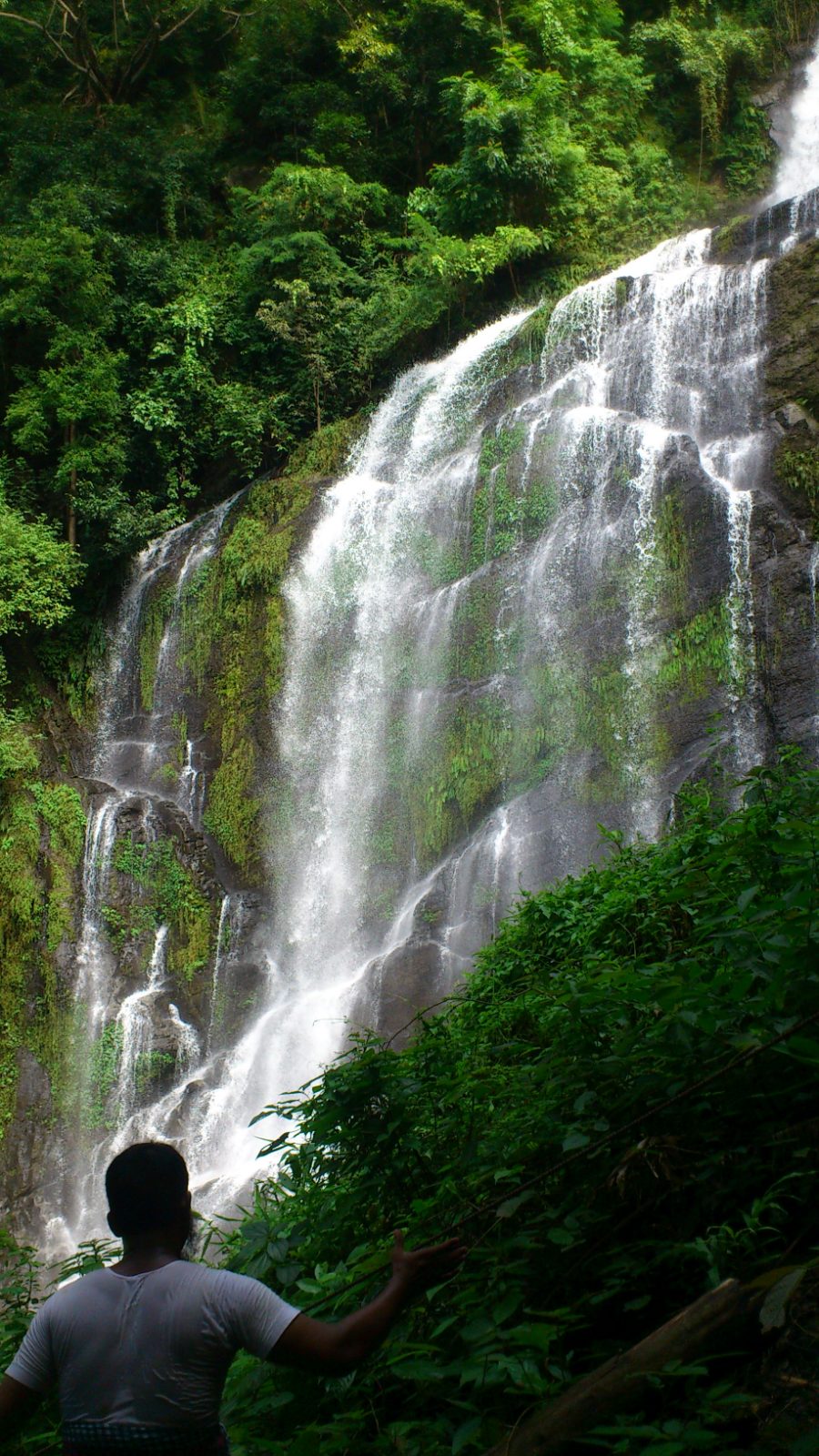 জাদিপাই ঝর্ণা, বান্দরবান: ছবি ২