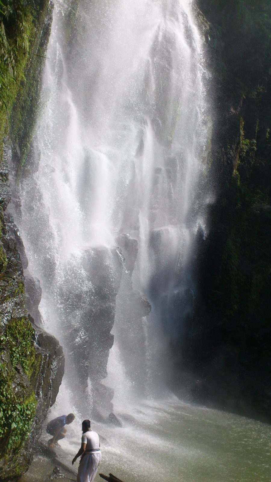 জাদিপাই ঝর্ণা, বান্দরবান: ছবি ৯