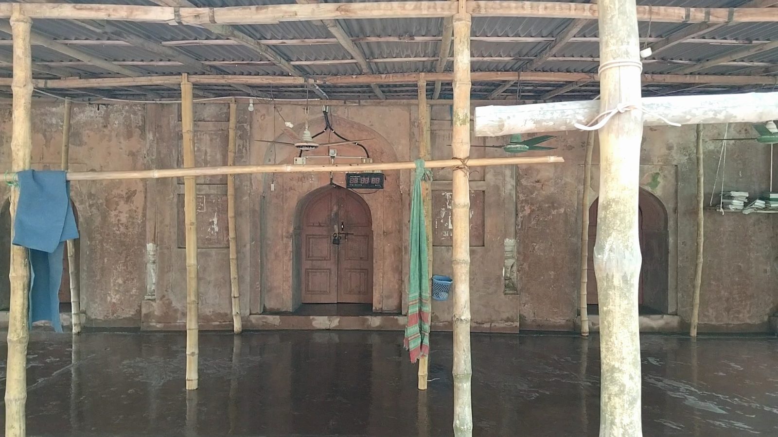 নিদাড়িয়া মসজিদ: ছবি ৭