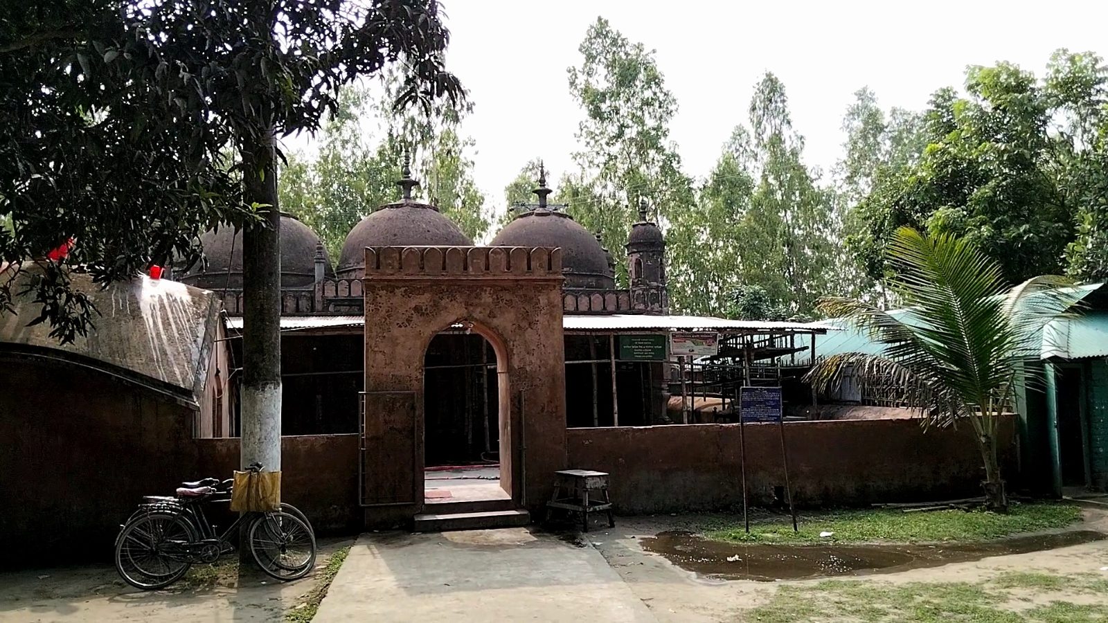 নিদাড়িয়া মসজিদ: ছবি ৮