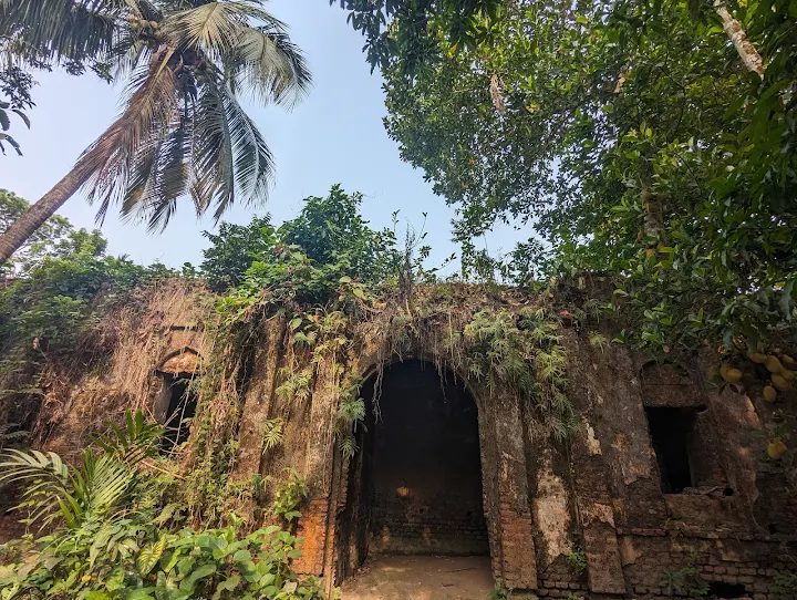 বাবুর বাড়ির মঠ: ছবি ৩